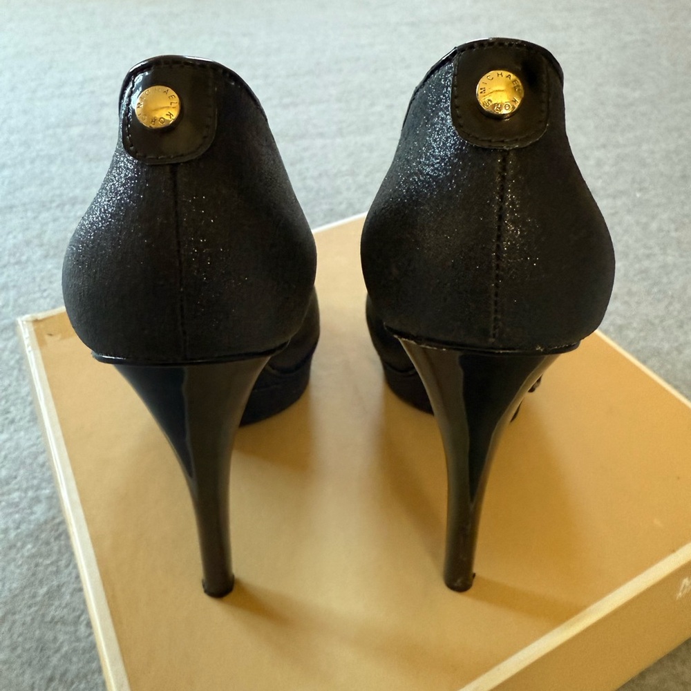 Michael Kors Black Gideon Pump - Picture 5 of 8